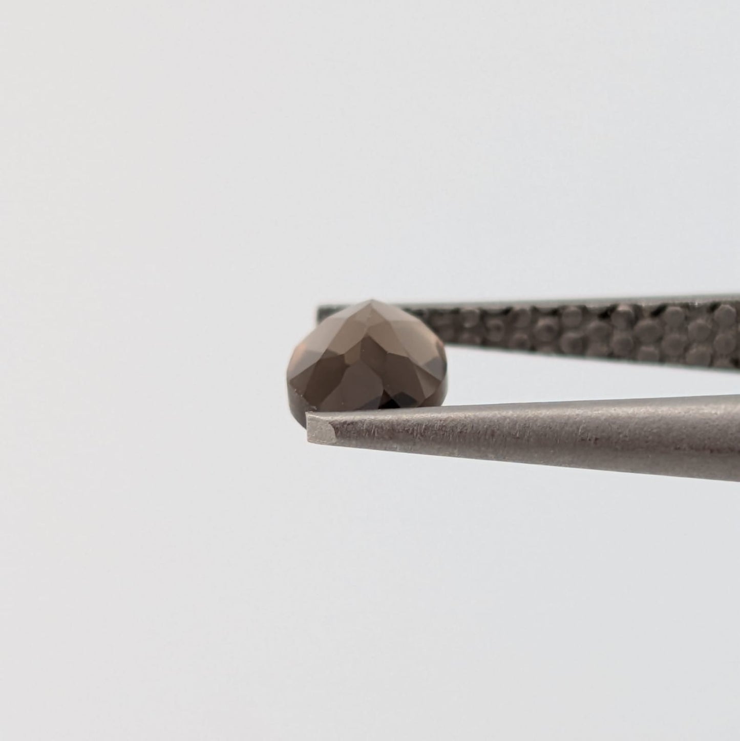 Cuarzo Ahumado Facetado Ovalado 4 mm x 6 mm