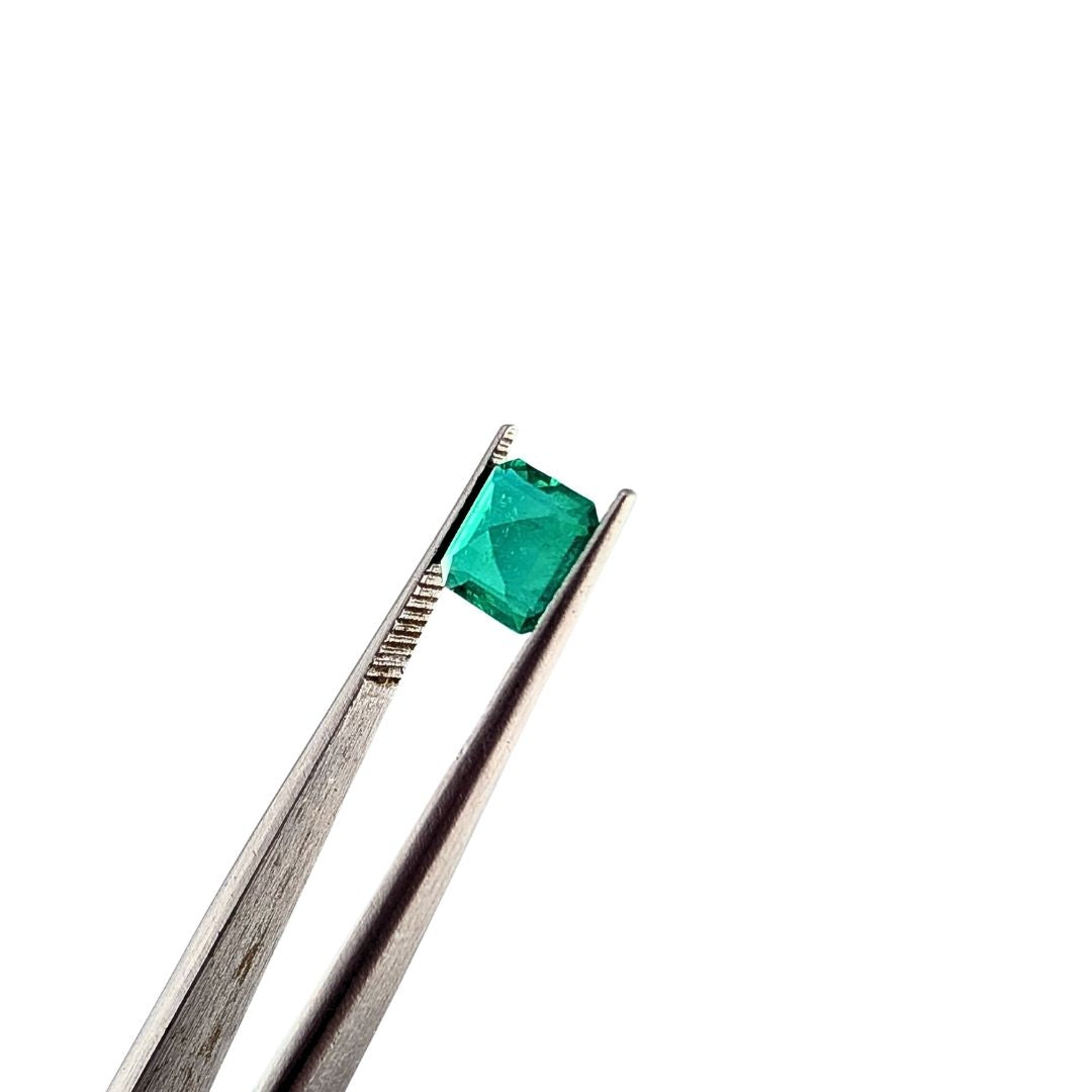 Esmeralda Facetado Rectangular 6.4 x 6 mm