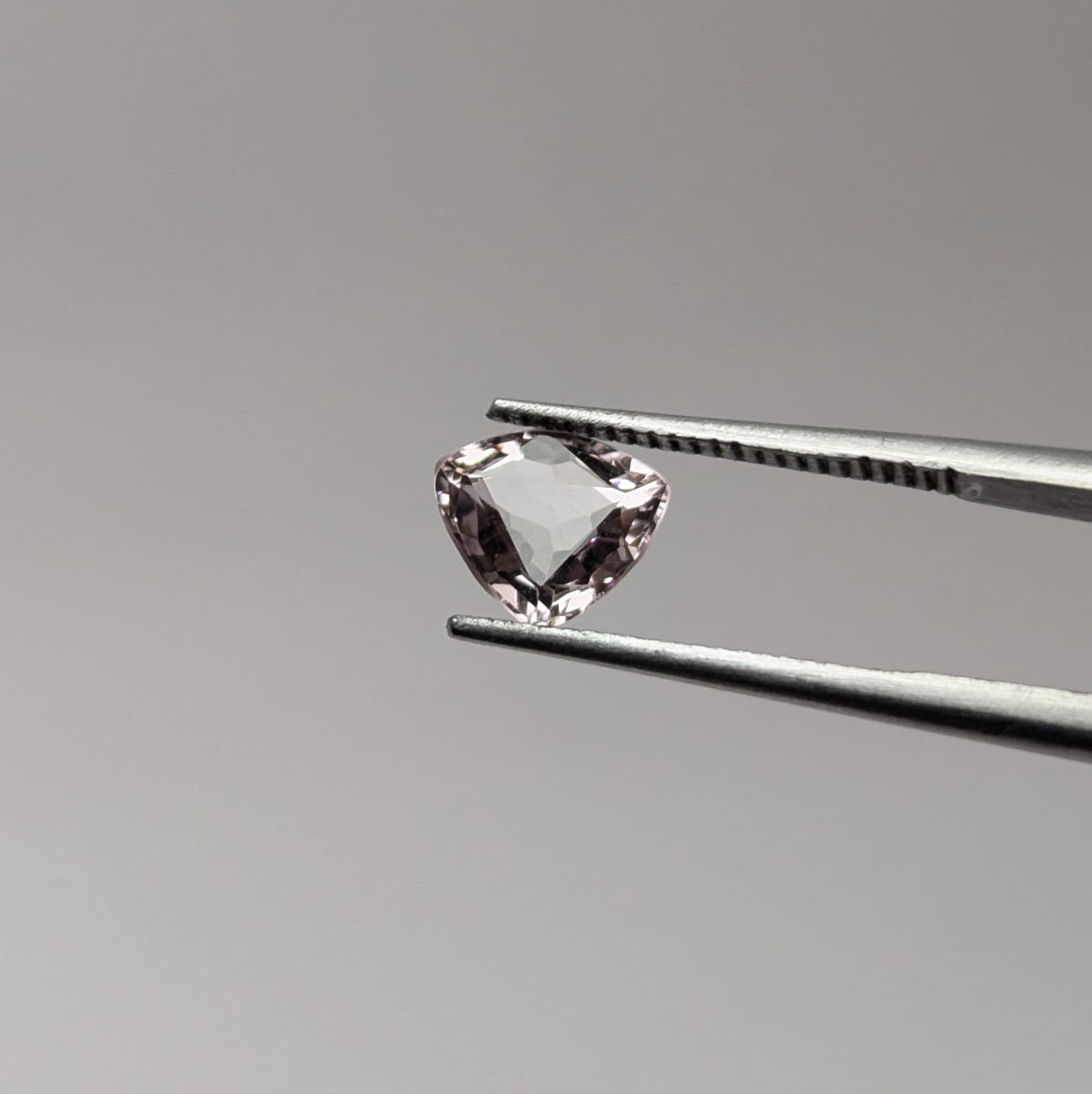 Espinela morada 7 x 6 mm