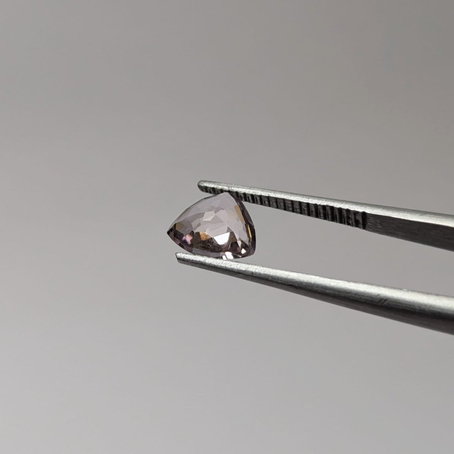 Espinela morada 7 x 6 mm