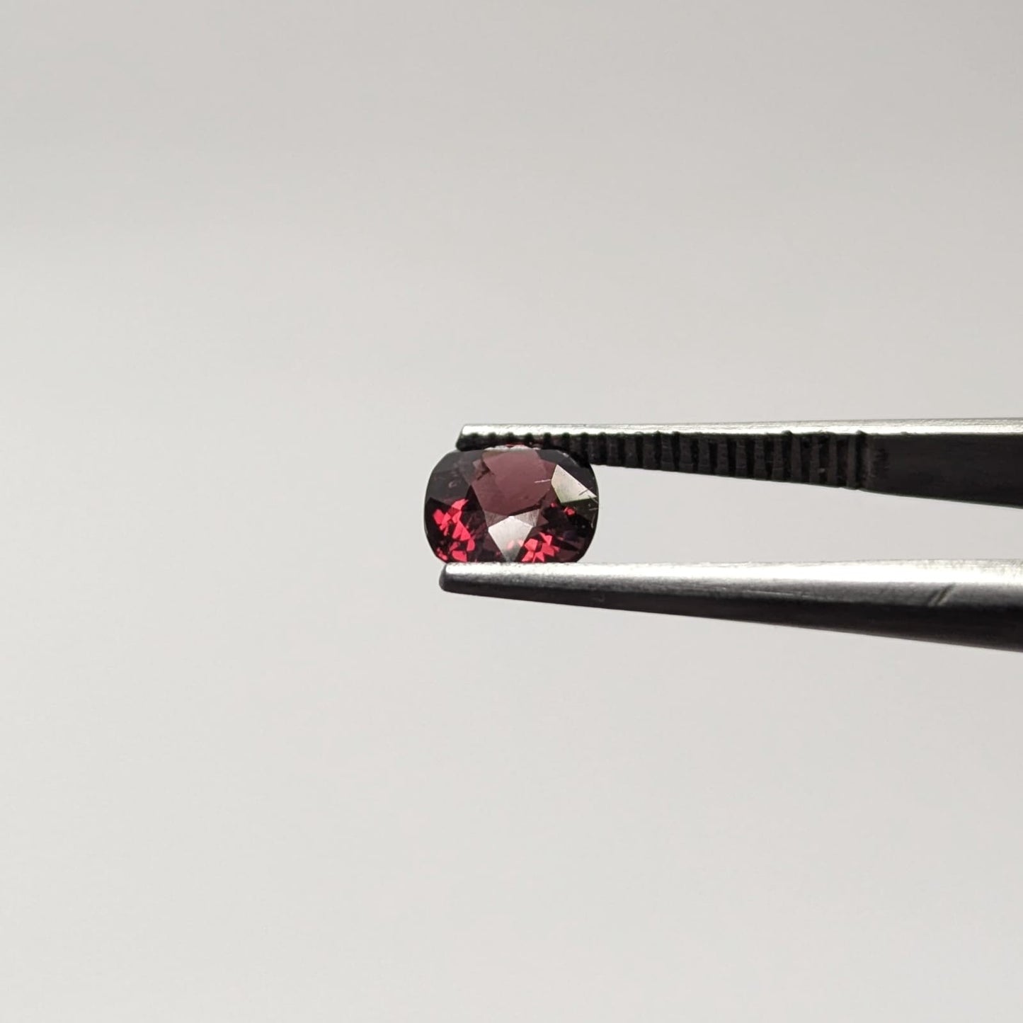 Espinela Rojo 6.12 x 5.6 mm