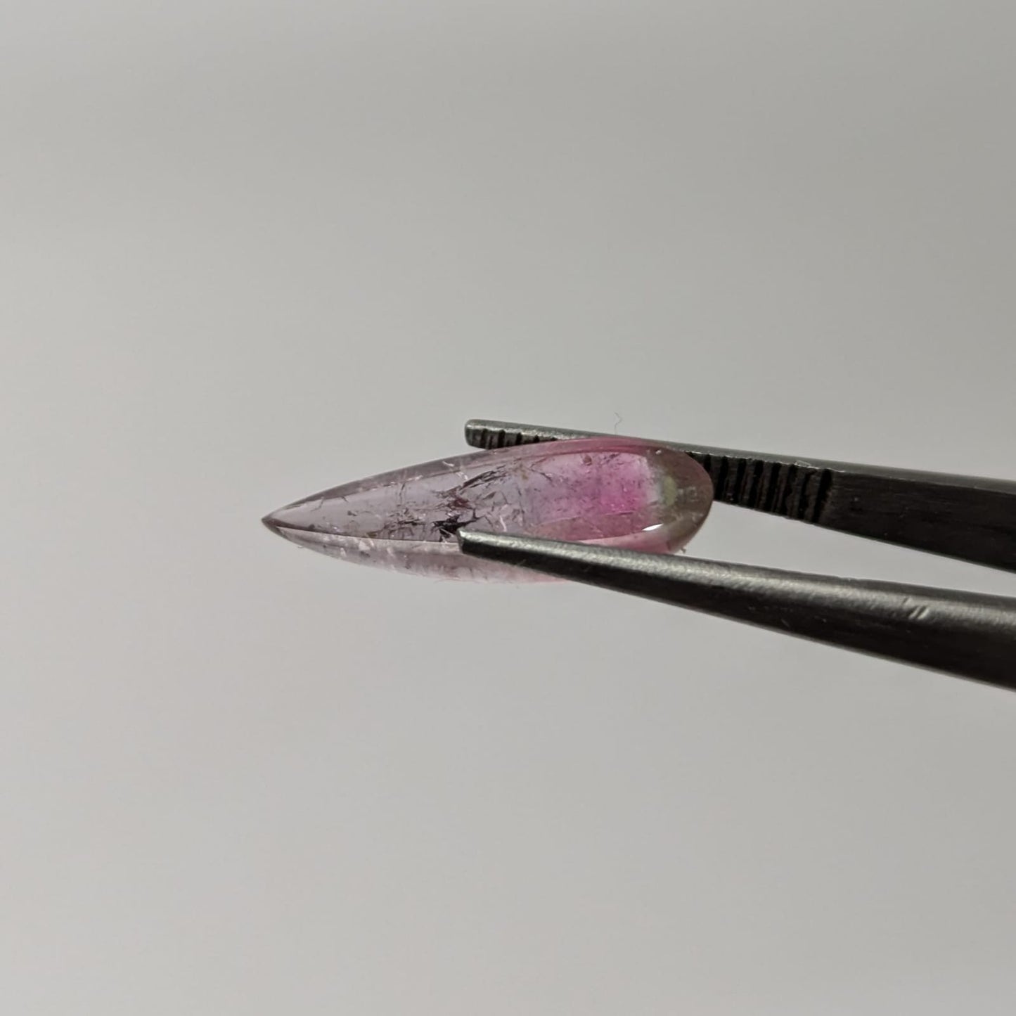 Turmalina Sandía Cabuchon Gota 16 mm x 3.5 mm