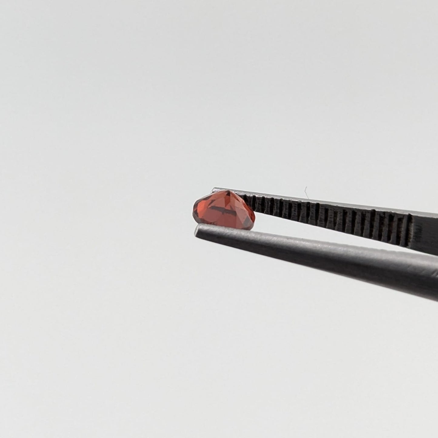 Granate Facetado Redondo 4 mm