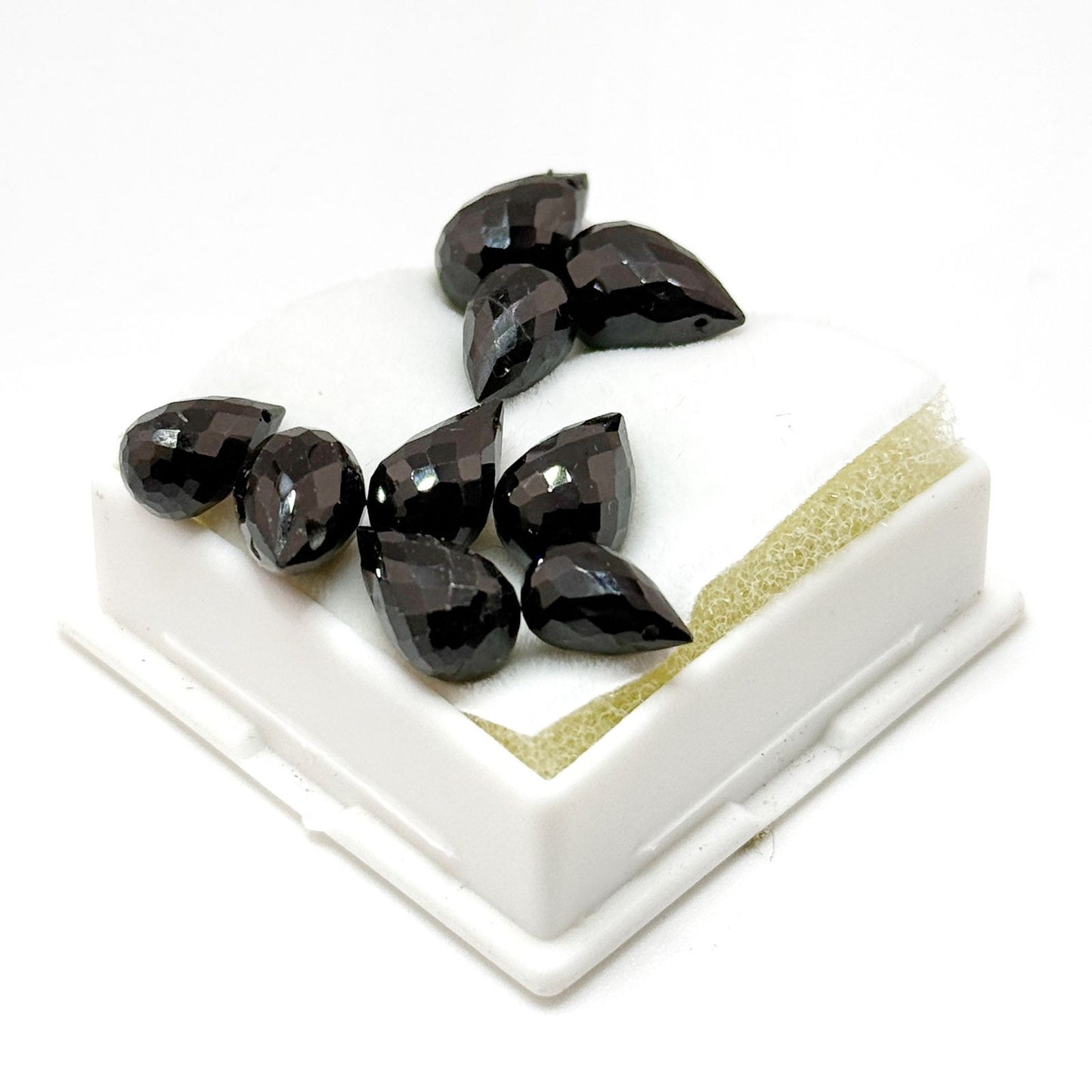 Briolette Esmeralda 10x7mm