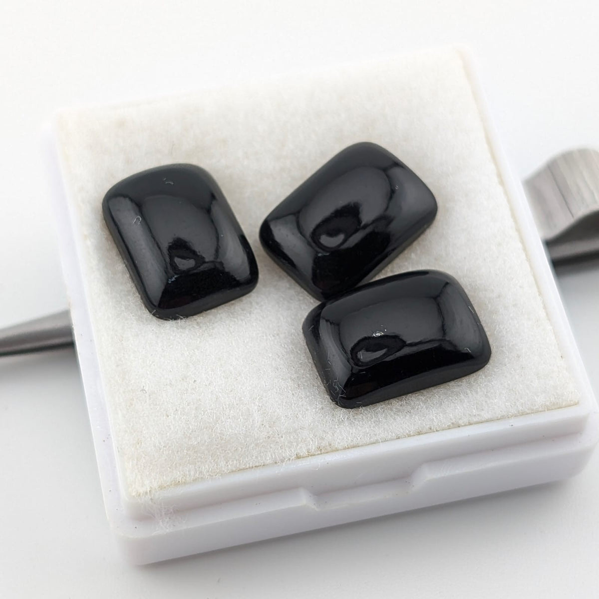 Ónix Negro Cabuchon Rectángular 14 mm x 10 mm