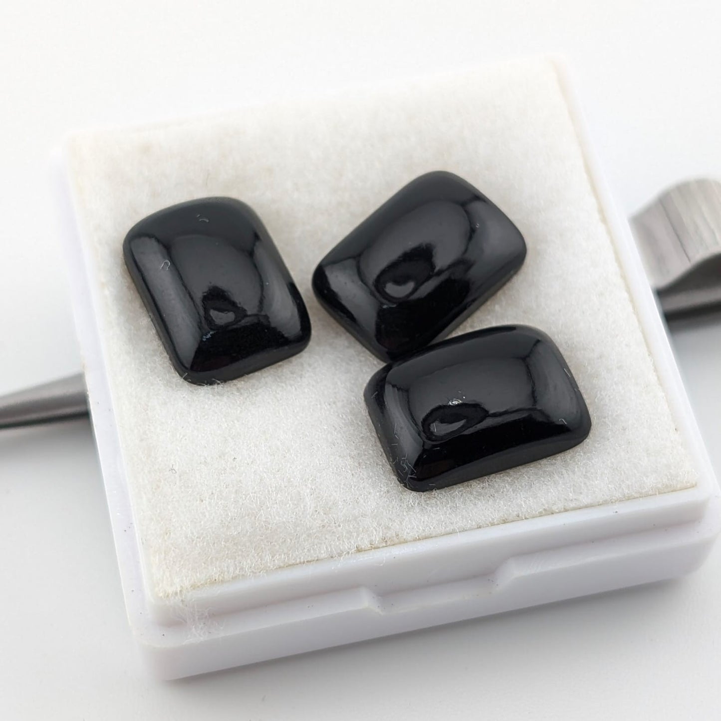 Ónix Negro Cabuchon Rectángular 14 mm x 10 mm