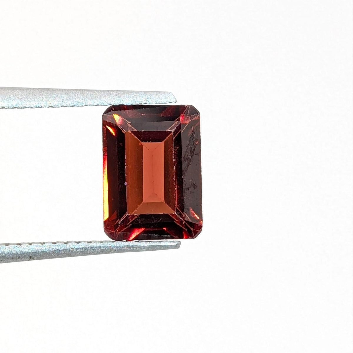 Granate Rectangular Facetado 7 x 5 mm