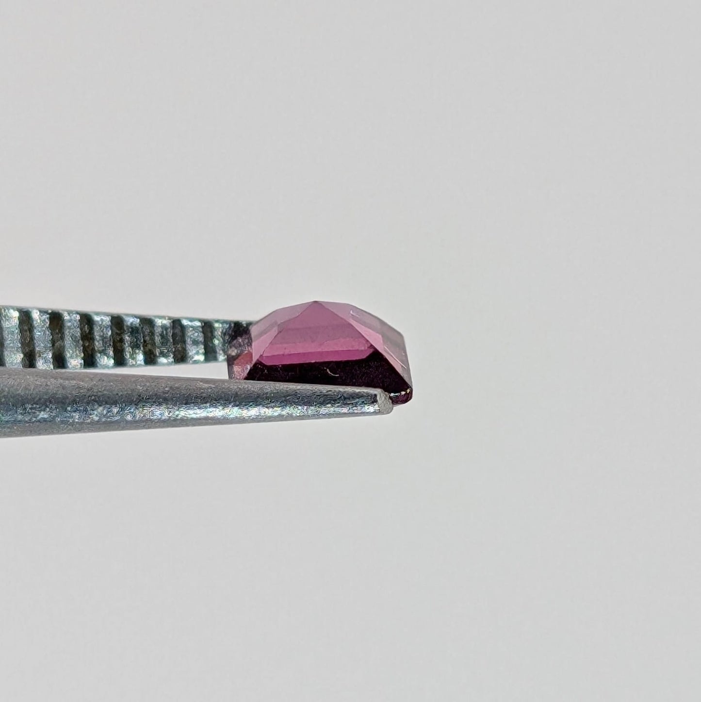 Rodolita Facetado Cuadrado Entre 3 mm y 3.5 mm
