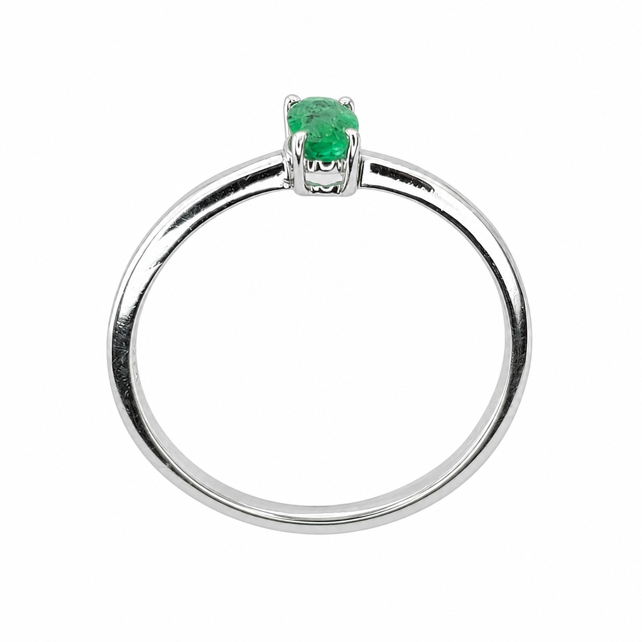Anillo con Esmeralda Ovalada 3x5mm