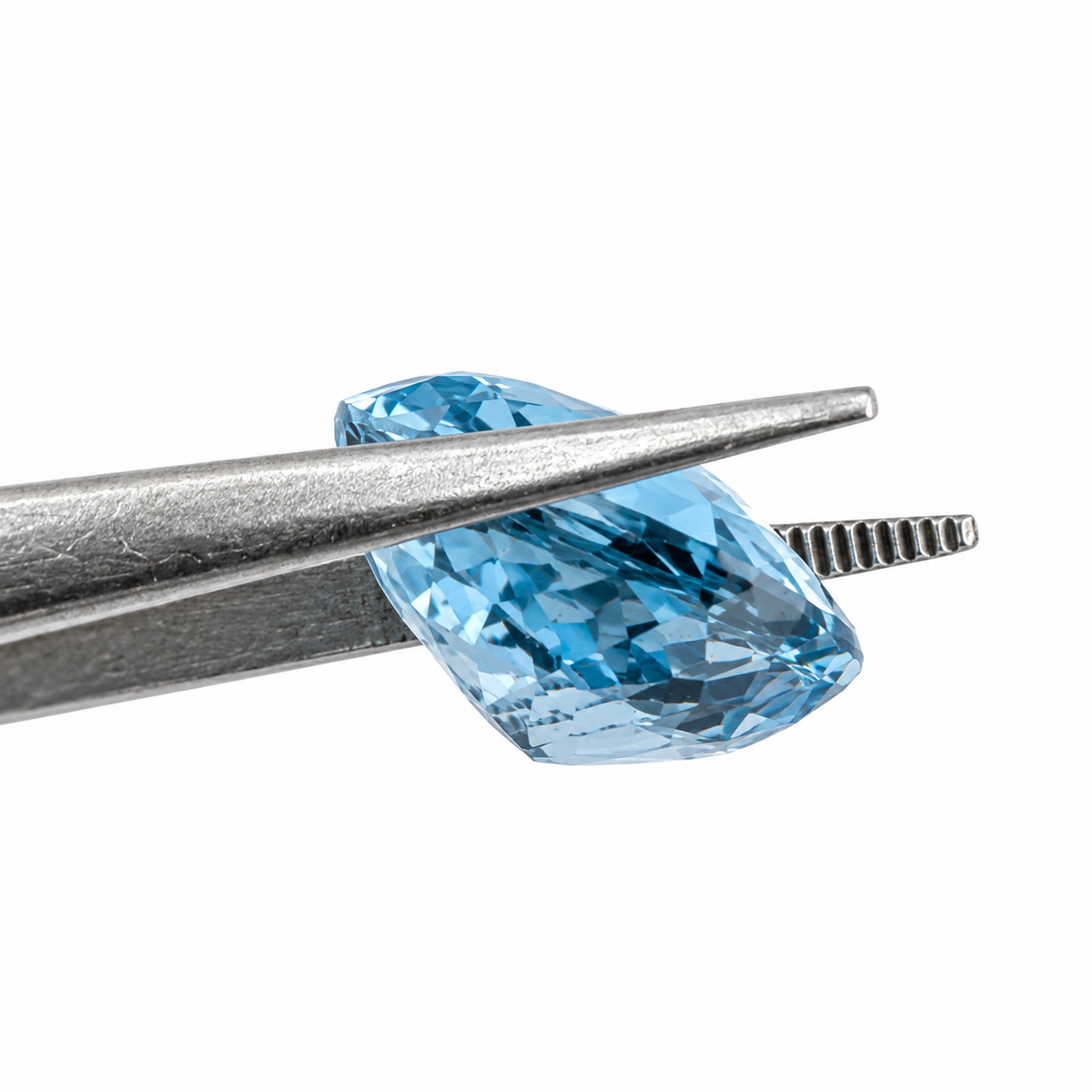 Topacio Swiss Blue Facetado Cojín 23 x 16 mm