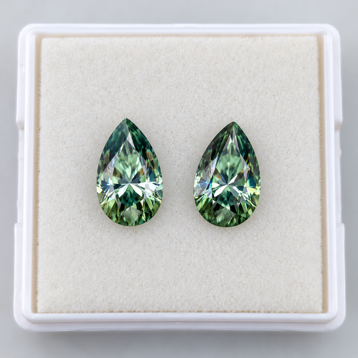 Moissanita Verde Facetada Gota 8 x 5 mm