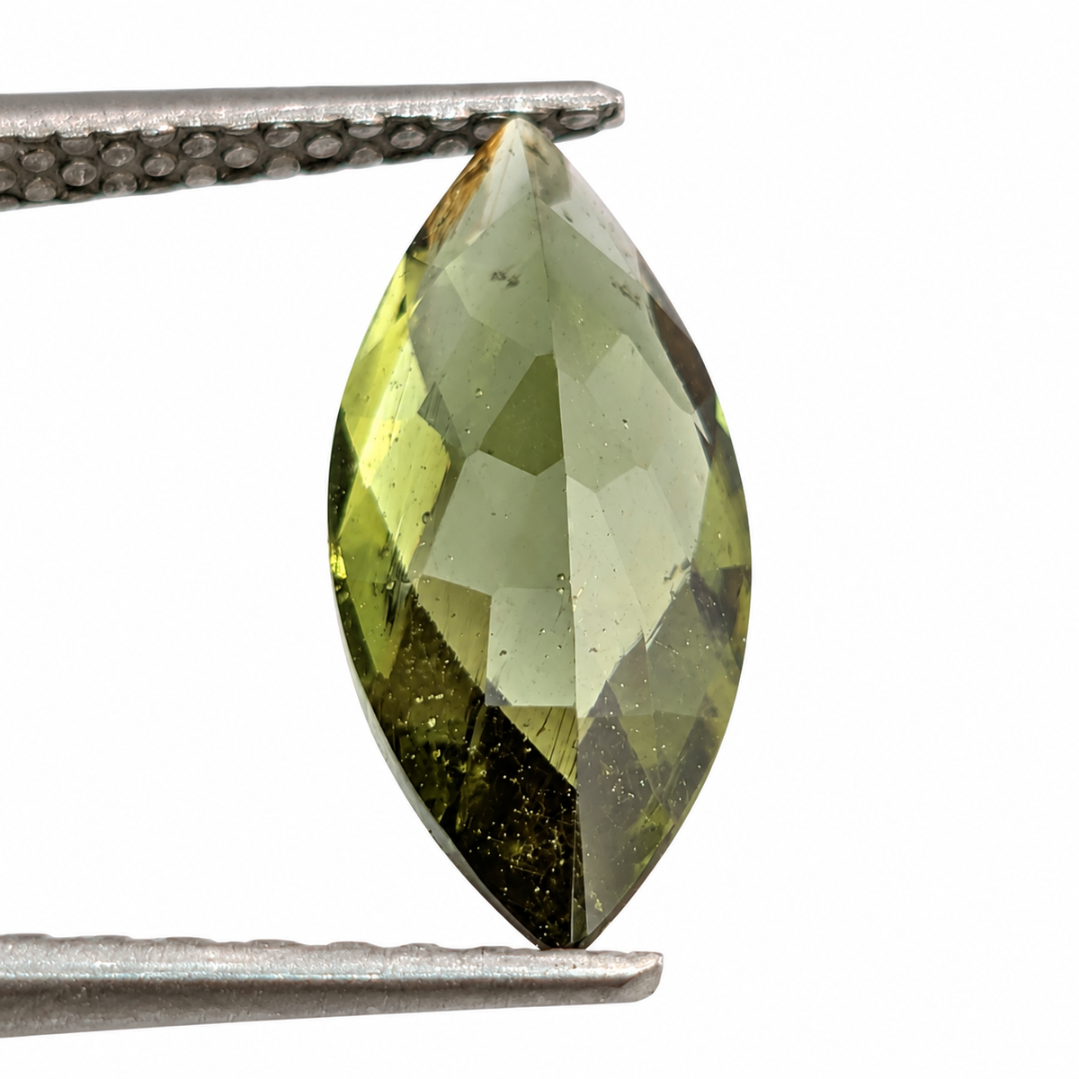 Moldavita Facetada Marquesa 16.22 x 7.42 mm