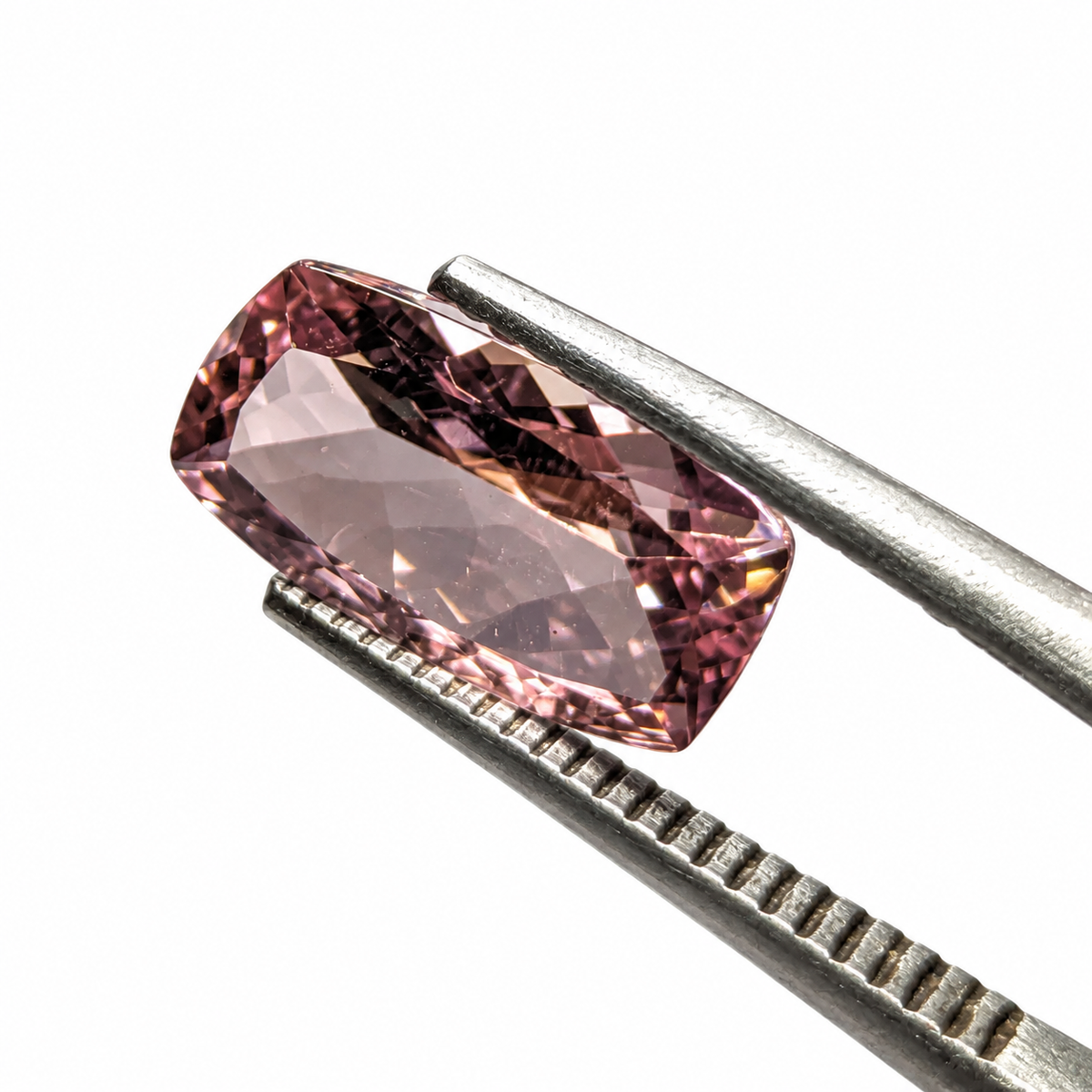 Morganita Facetada Cojín alargado 8.5 x 5.3 mm