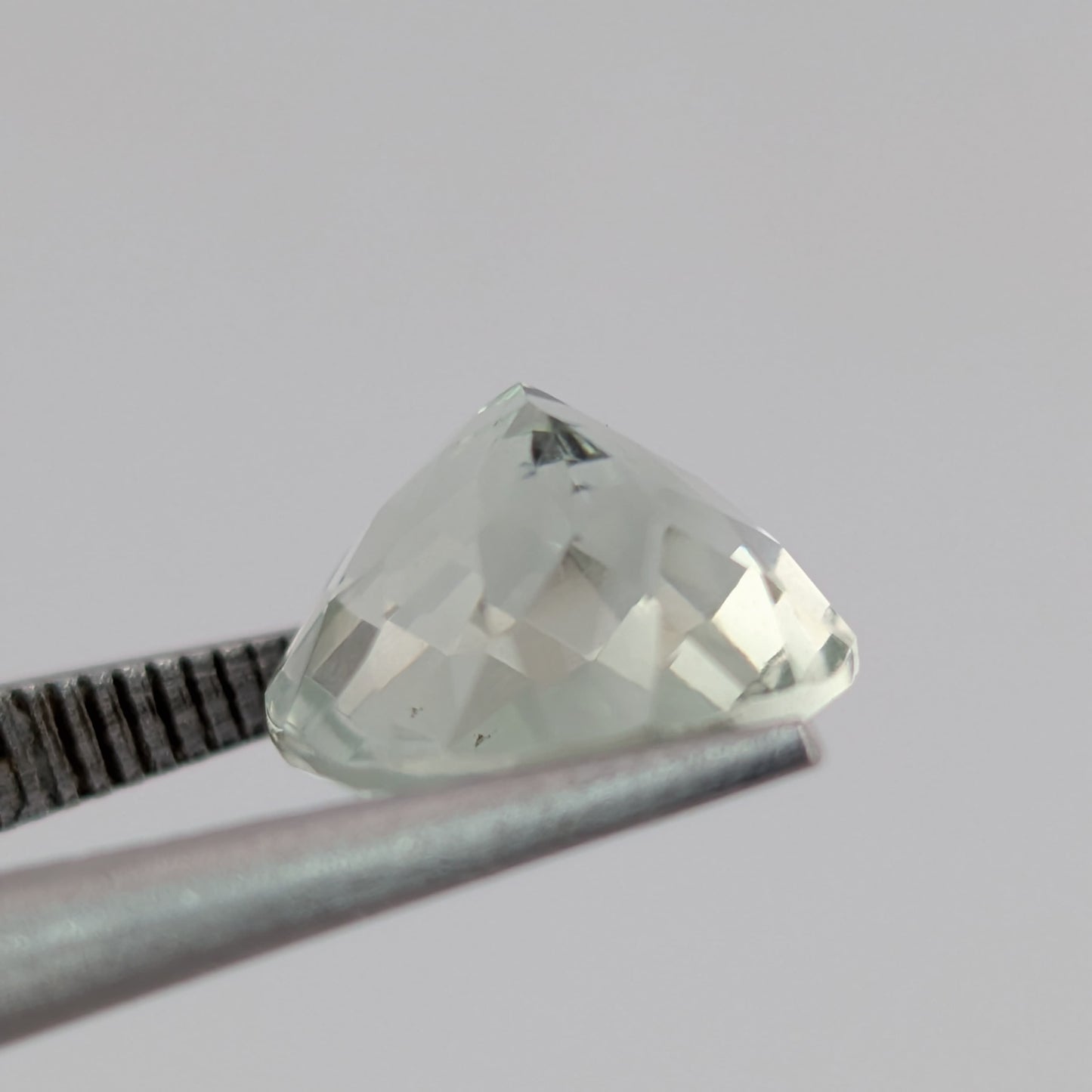 Prasiolita Facetada Ovalada 12 mm x 10 mm