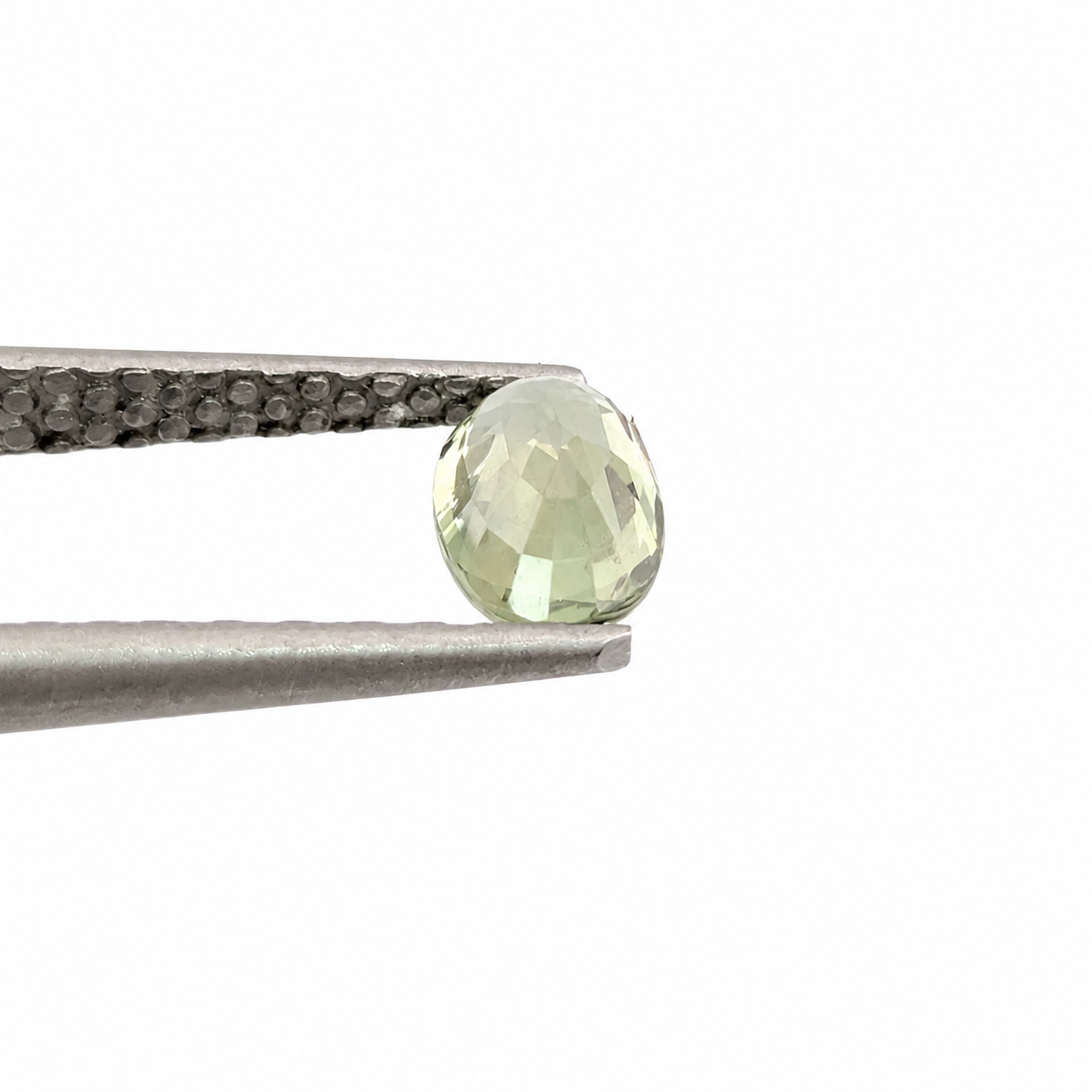 Zafiro Verde Facetado Ovalado 7 x 5 mm