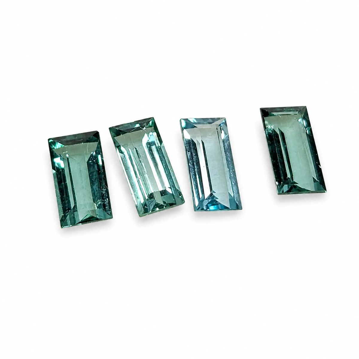 Turmalina Indicolita Facetado Rectangular 8 mm x 4 mm