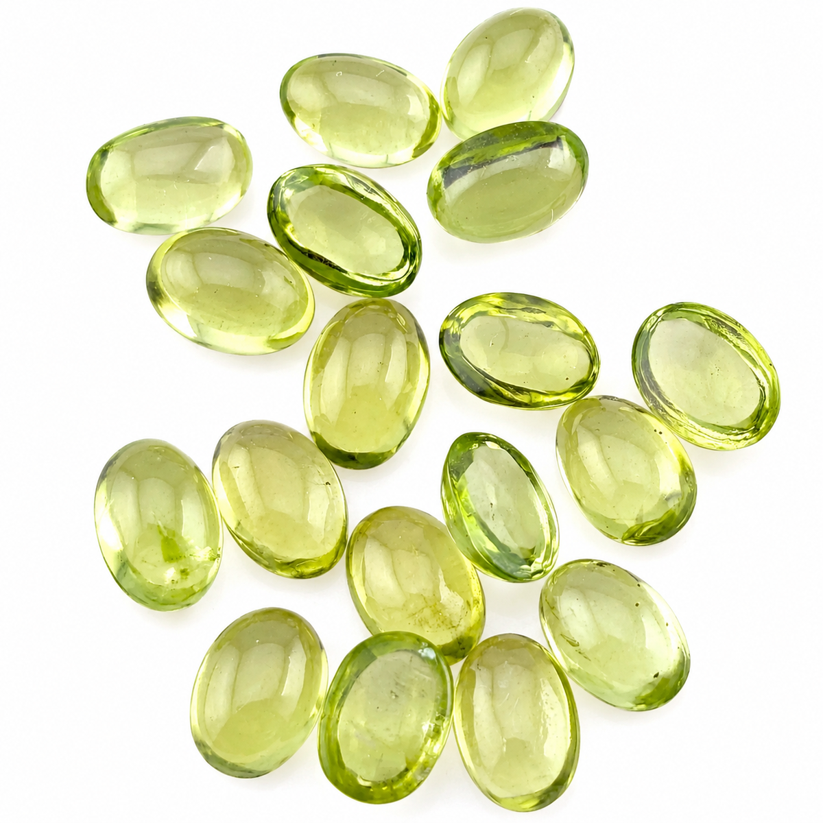 Peridoto Verde Cabujón Ovalado 4 mm x 6 mm