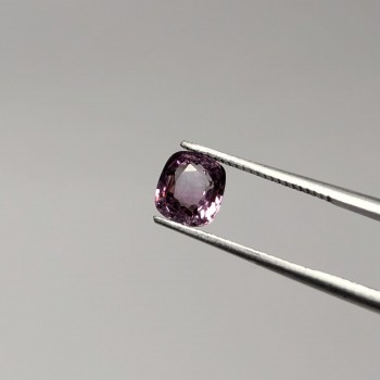 Espinela morada 5.88 x 5.36 MM