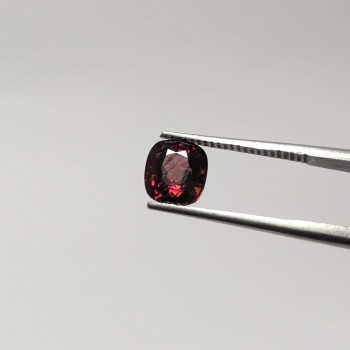 Espinela Rojo 6.12 x 5.6 MM