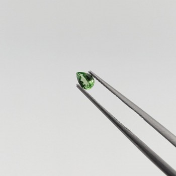 Tsavorita 4x3 mm