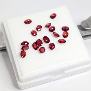 Zafiro Rojo 4x3 mm