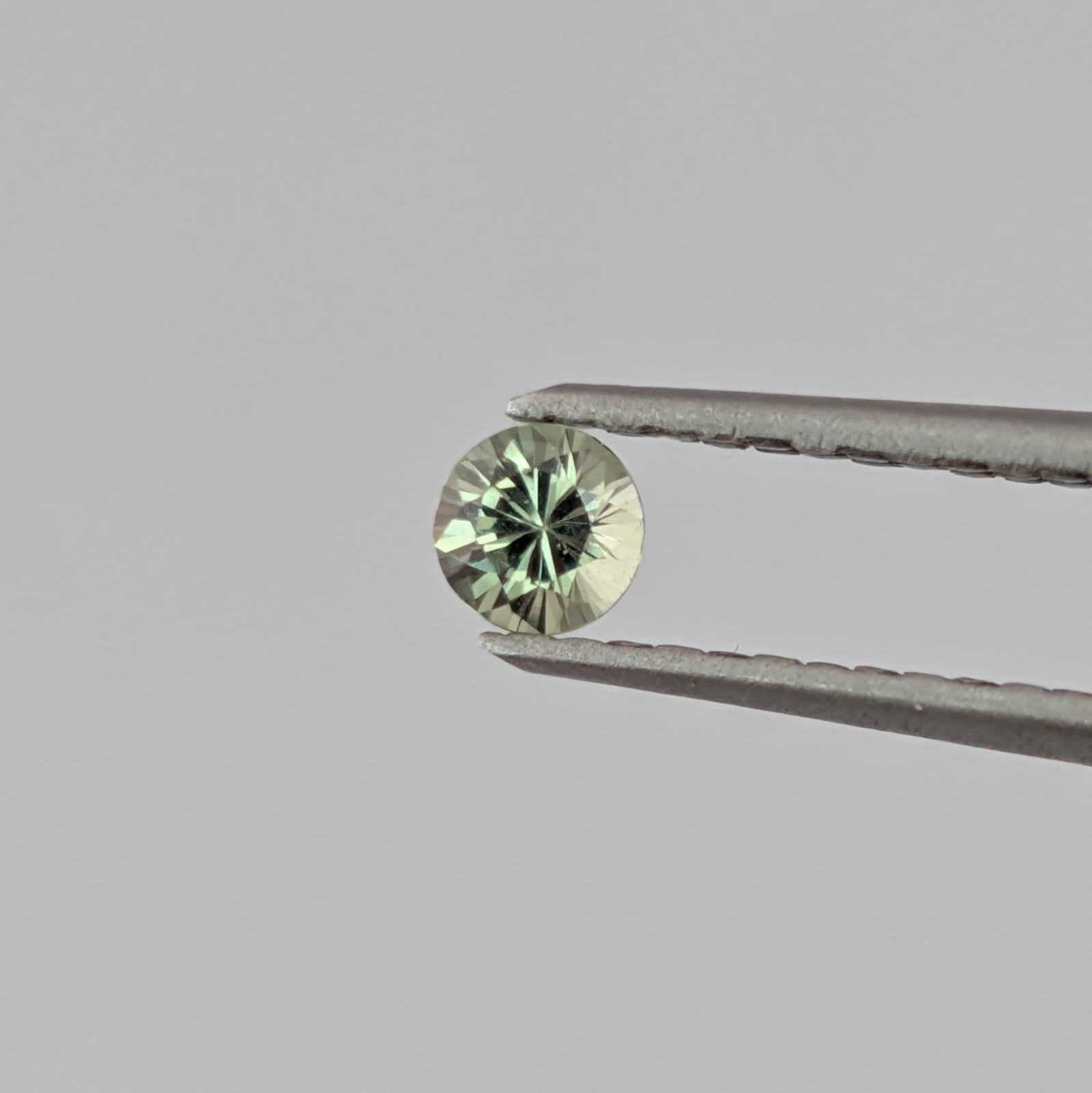 Zafiro Verde Facetado Redondo 2.75 mm