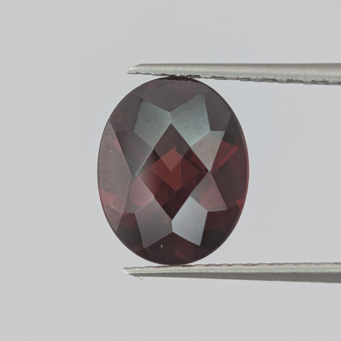 Granate Ovalado Facetado 10 x 8 mm