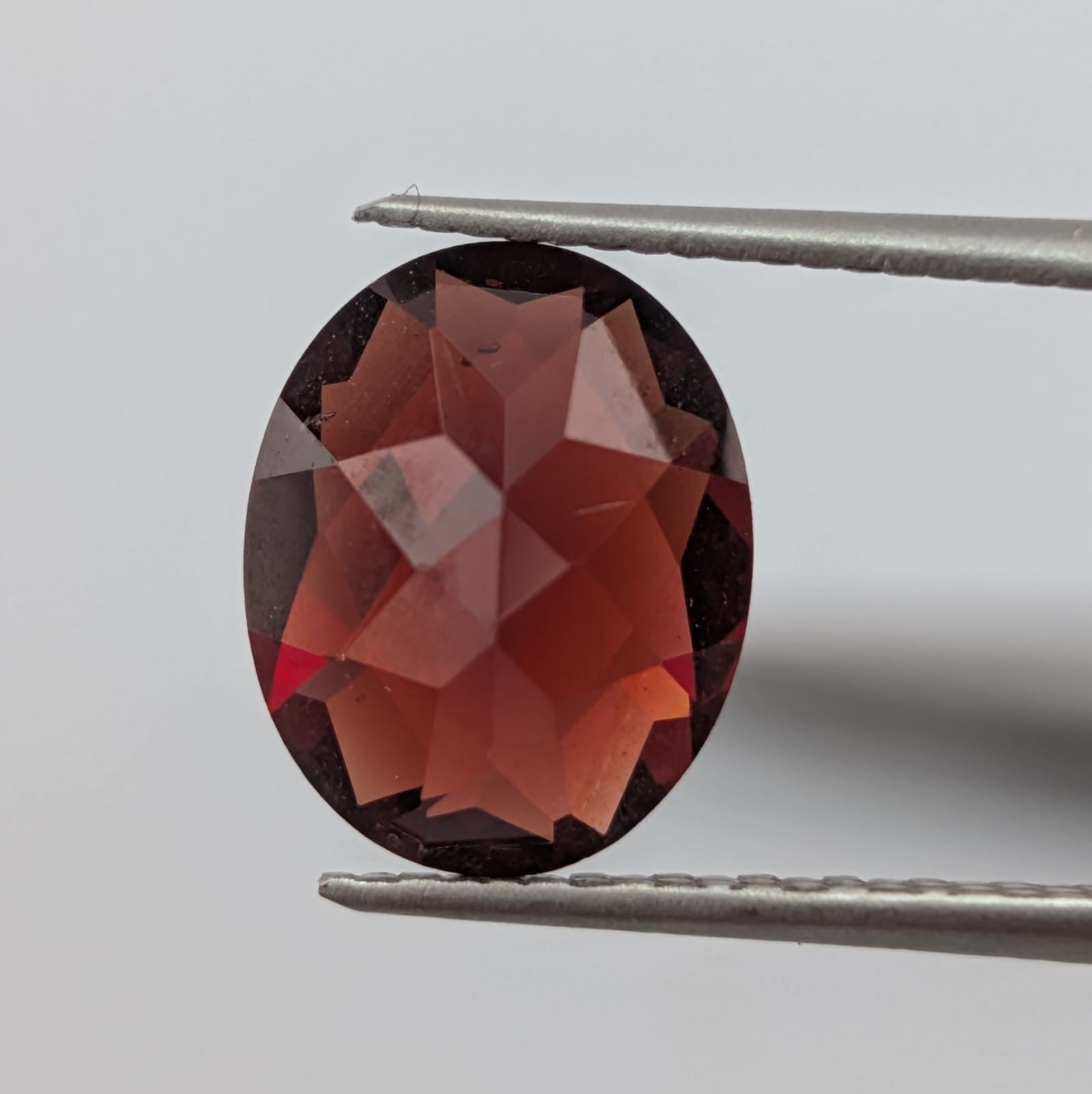 Granate Ovalado Facetado 10 x 8 mm