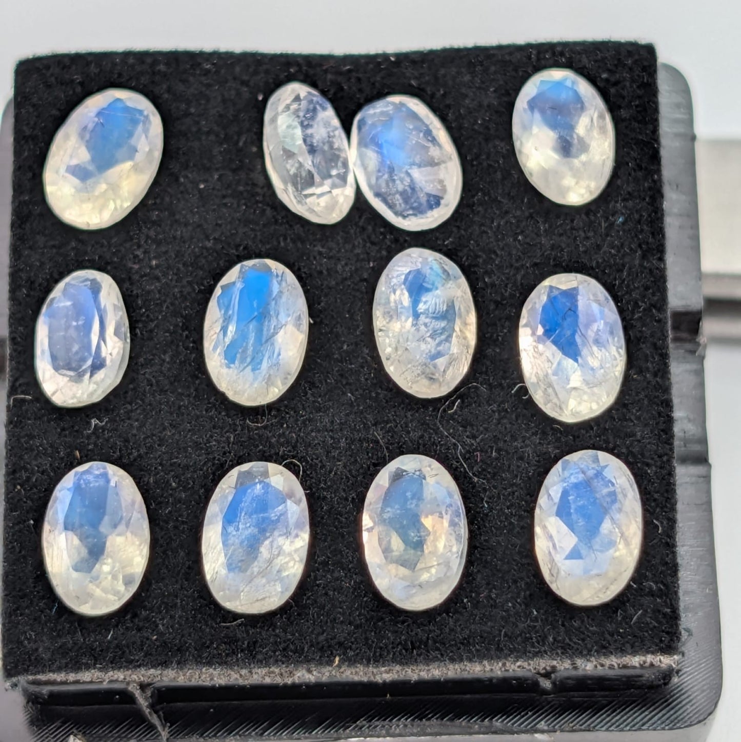 Piedra Luna Arcoiris Ovalado 6 x 4 mm