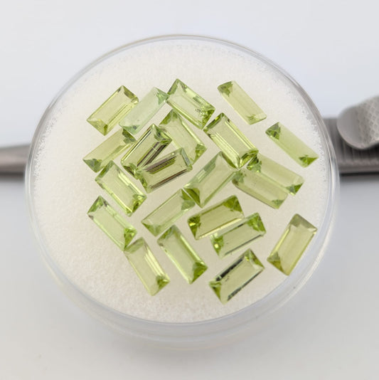 Peridoto Rectangular Baguette 3 x 6 mm
