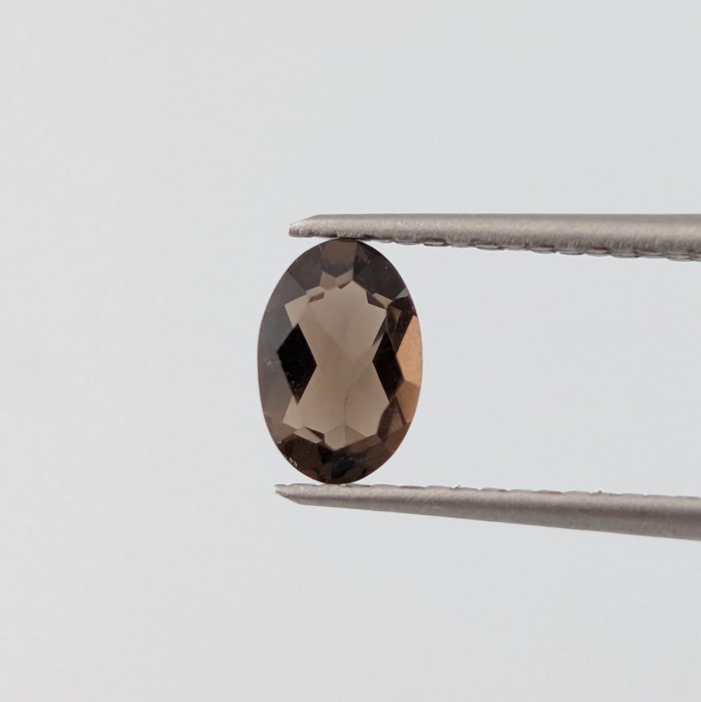 Cuarzo Ahumado Facetado Ovalado 4 mm x 6 mm