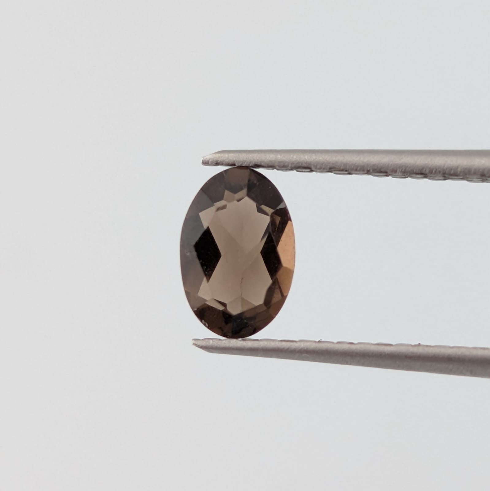 Cuarzo Ahumado Facetado Ovalado 4 mm x 6 mm