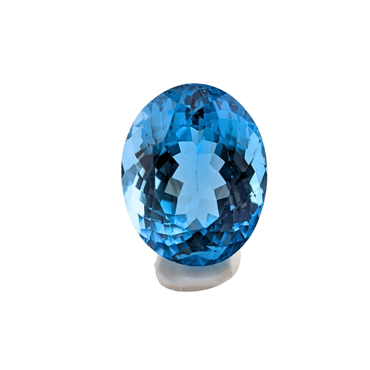 Topacio Swiss Blue Facetado Ovalado 18 x 14.3 mm