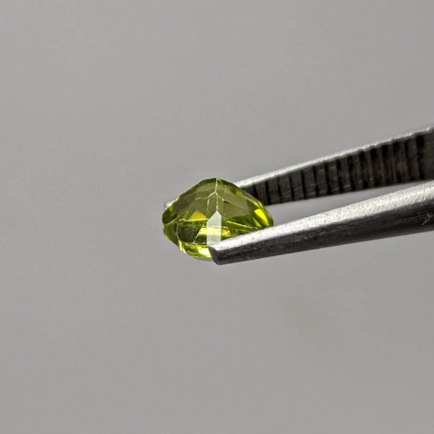 Peridoto Facetado Corazón 5 mm