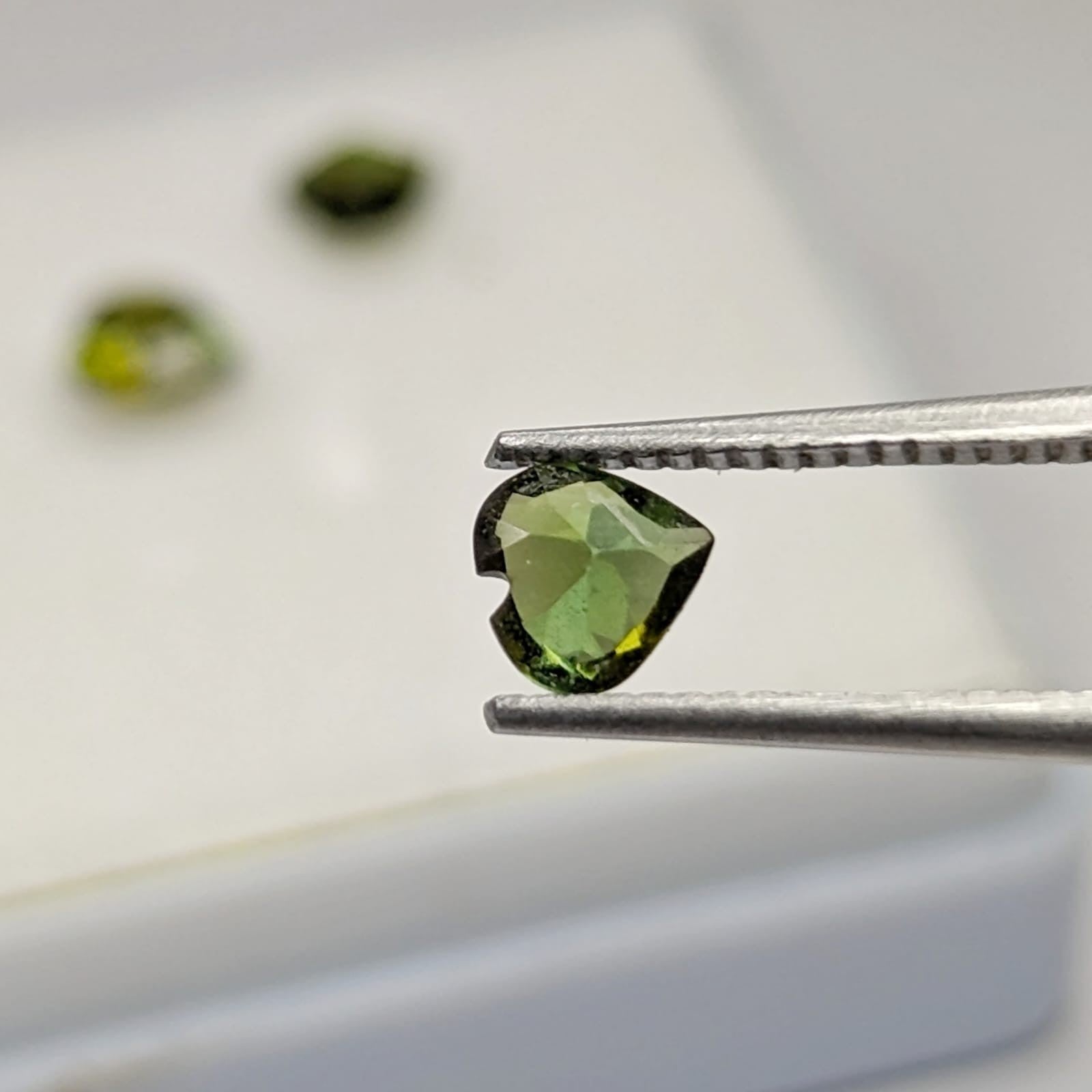 Turmalina Verde Facetado Corazón 4 mm