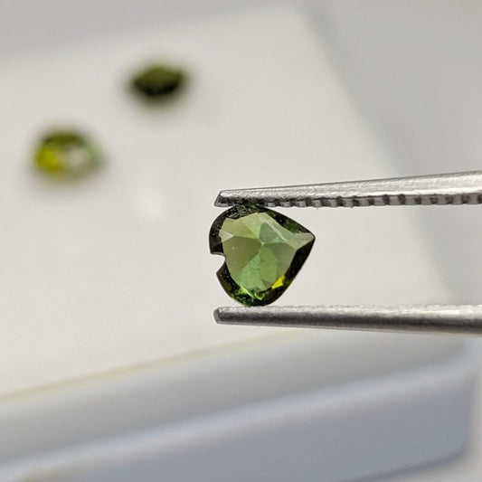 Turmalina Verde Facetado Corazón 4 mm