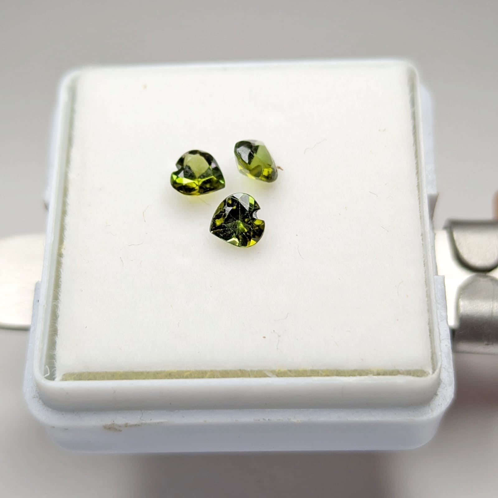Turmalina Verde Facetado Corazón 4 mm