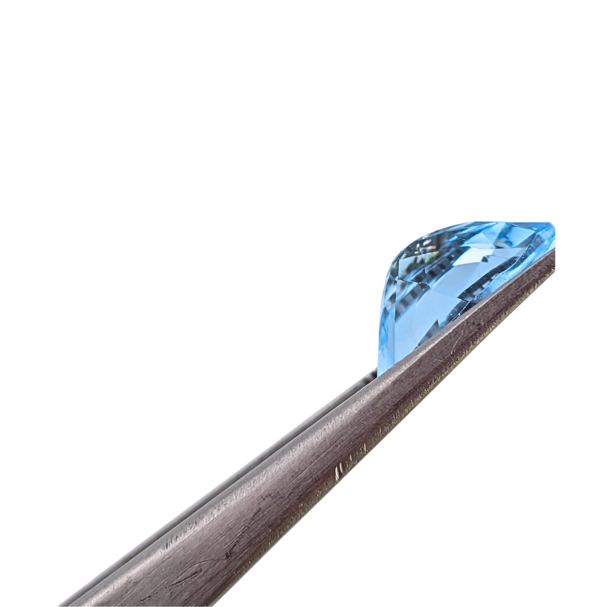 Topacio Swiss Blue Facetado Ovalado 12 x 10 mm