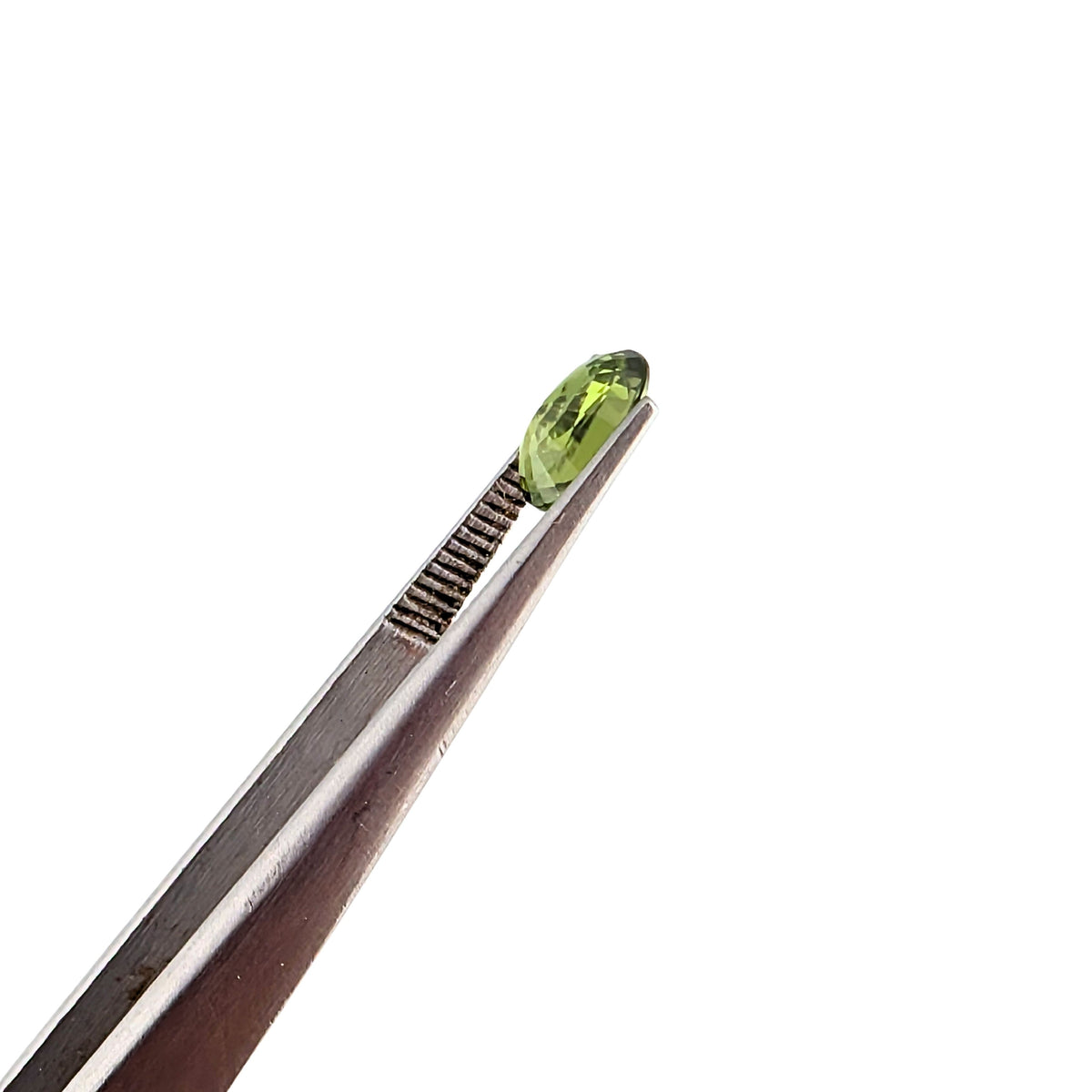 Zafiro Verde Facetado Ovalado 7 x 5mm