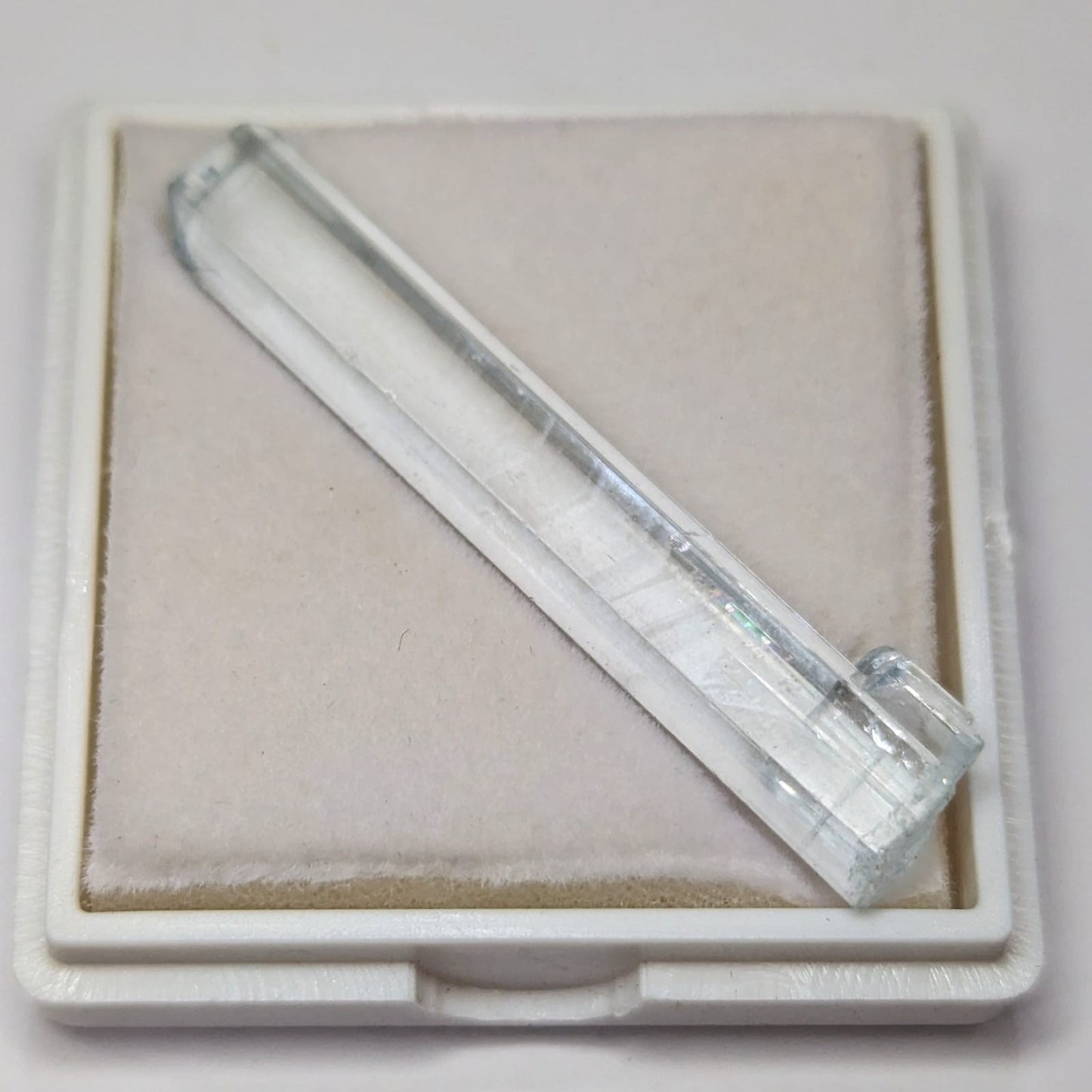 Aguamarina En bruto Natural 4 cm x 0.7 cm