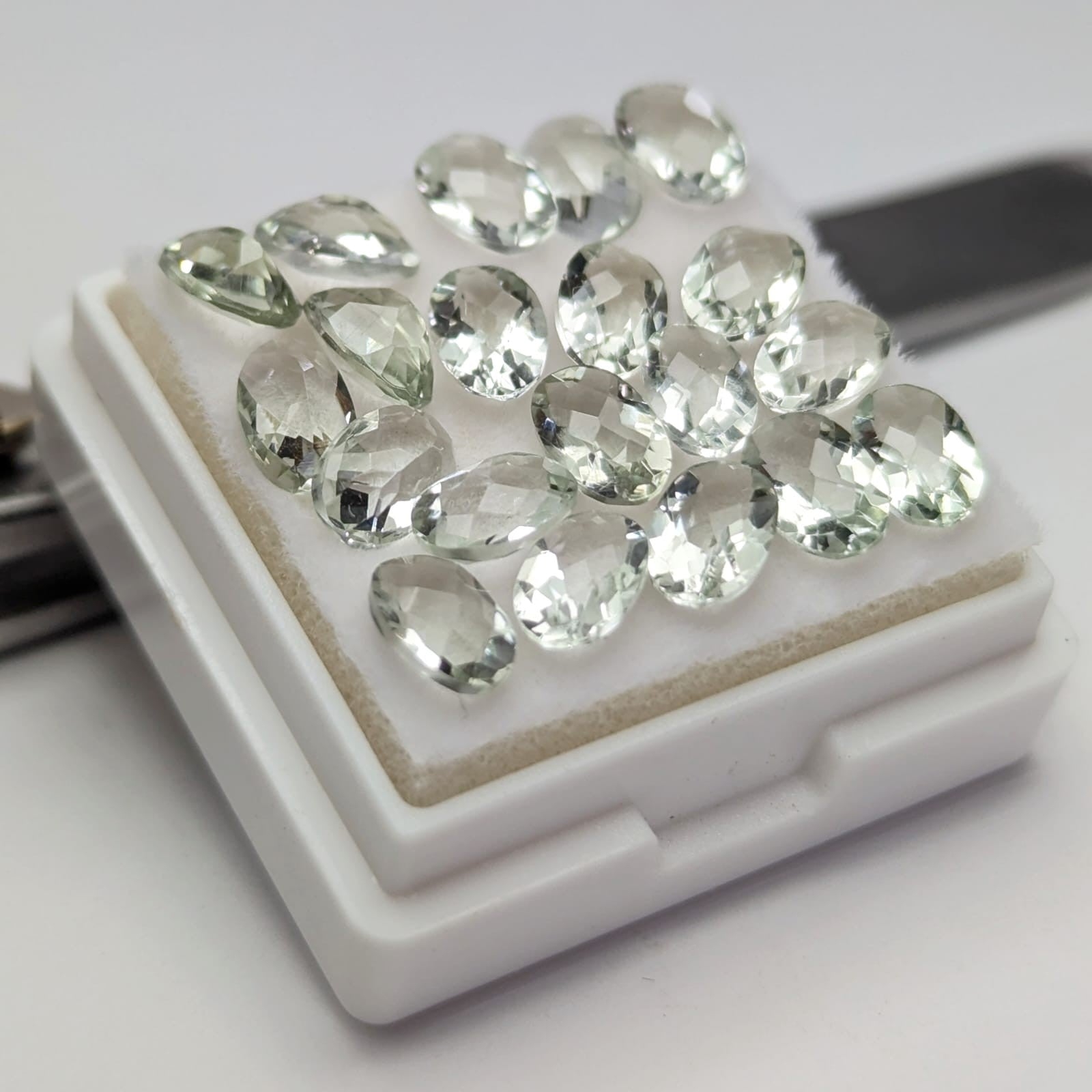 Prasiolita Facetado Ovalado 4 mm x 6 mm
