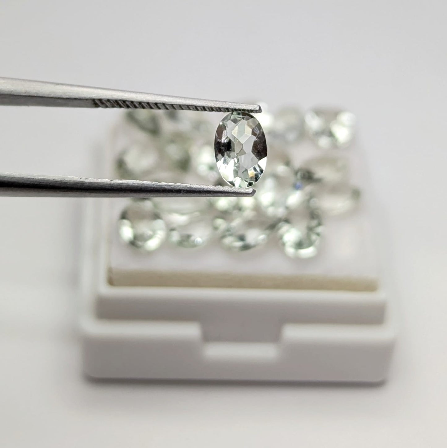 Prasiolita Facetado Ovalado 4 mm x 6 mm