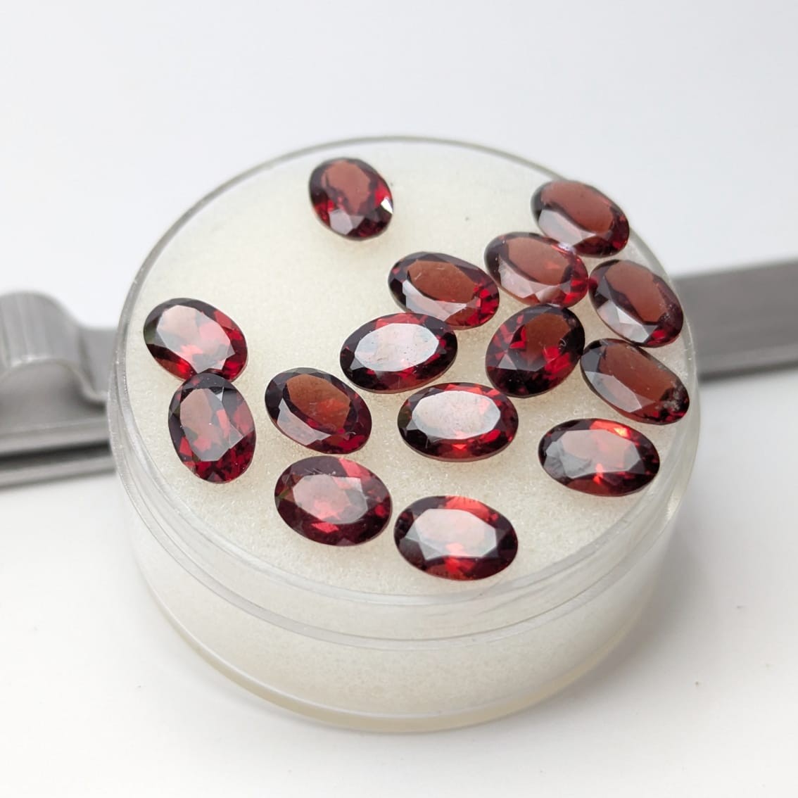 Granate Facetado Ovalado 5 mm x 7 mm