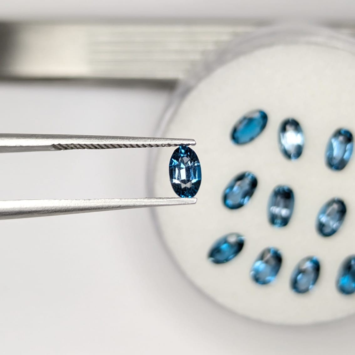 Topacio Azul London Facetado Ovalado 3 mm x 5 mm