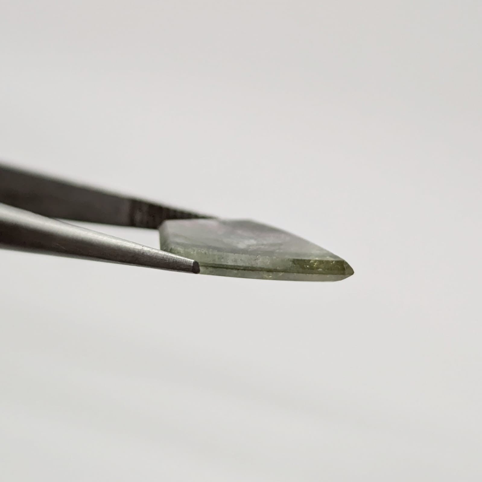 Turmalina Liddicoatita Rodajas Deltoide 15.1 mm x 12.12 mm