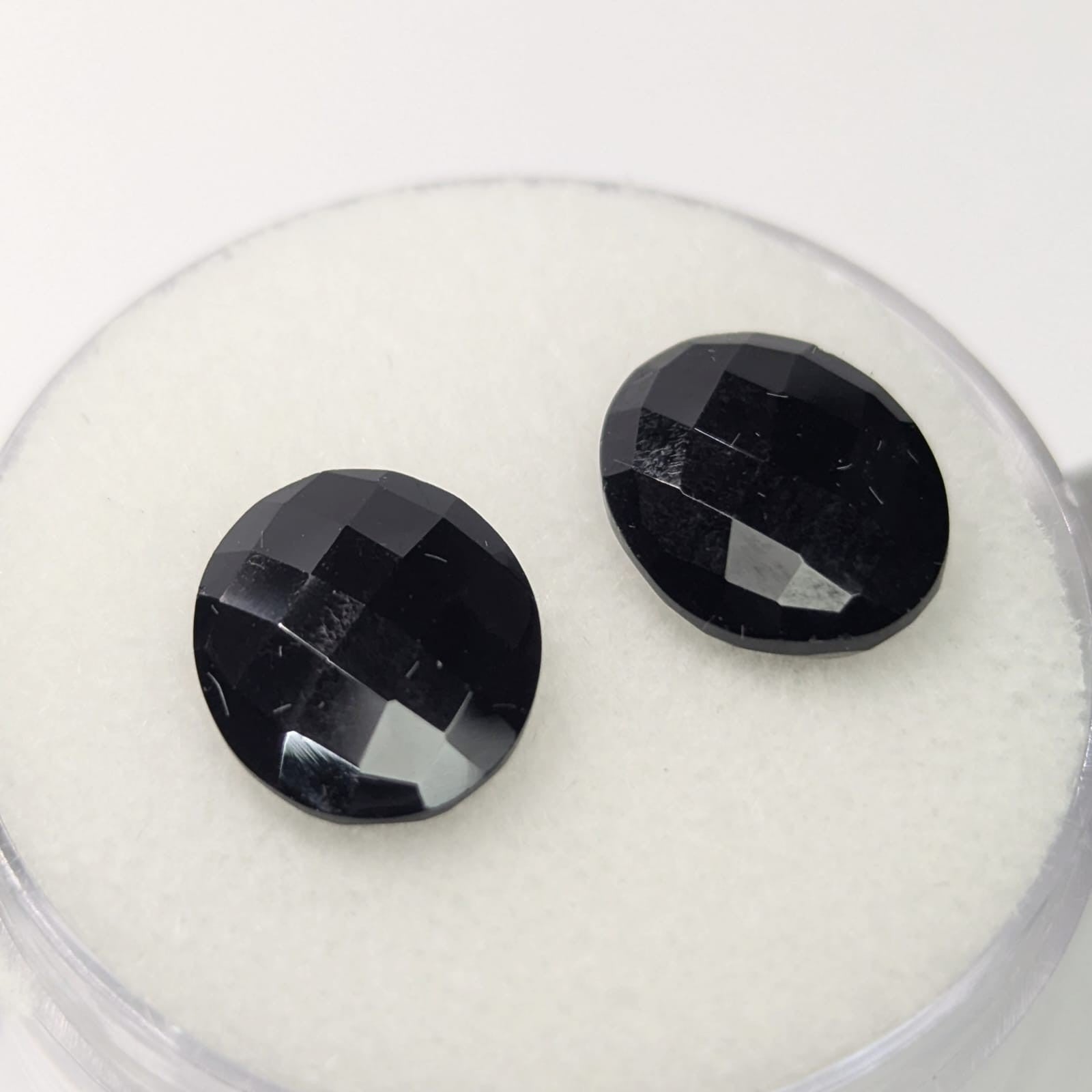 Espinela Negra Facetado Ovalado 12 mm x 10 mm