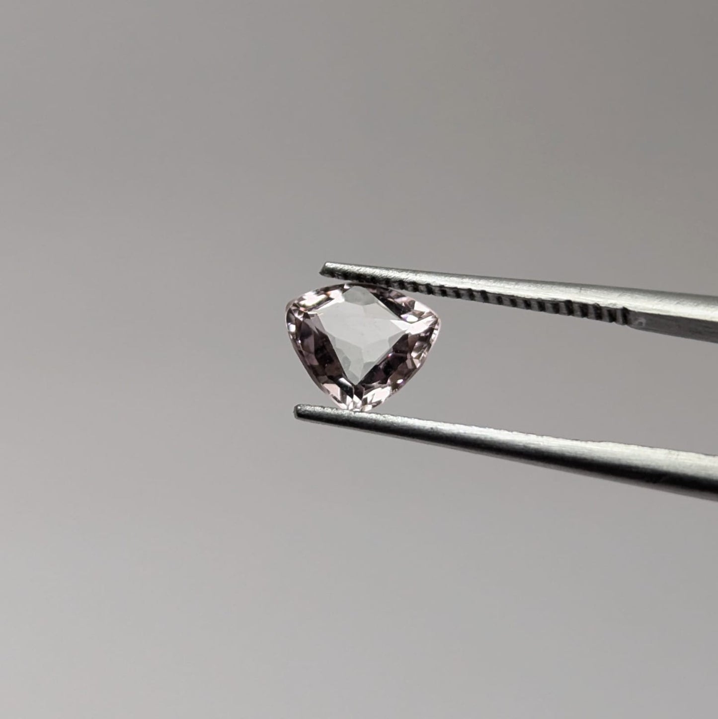 Espinela morada 7 x 6 mm