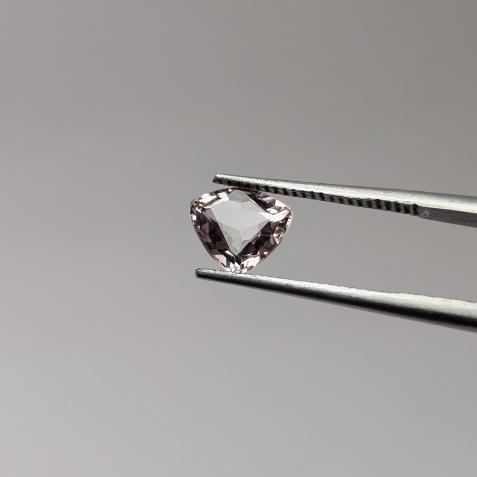 Espinela morada 7 x 6 mm