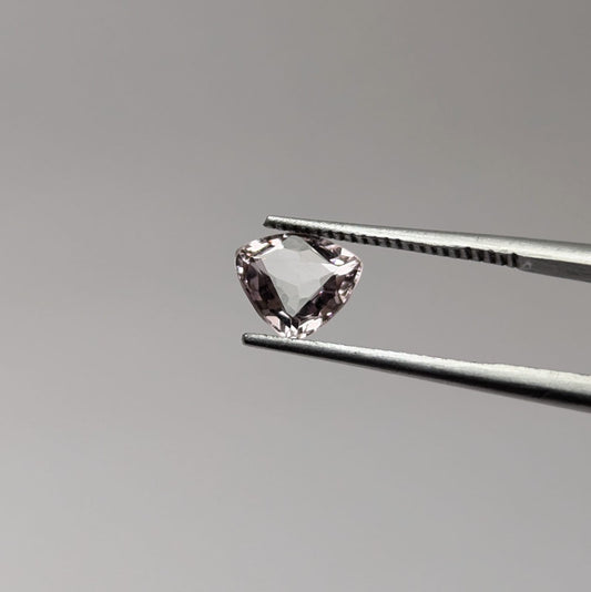 Espinela morada 7 x 6 mm