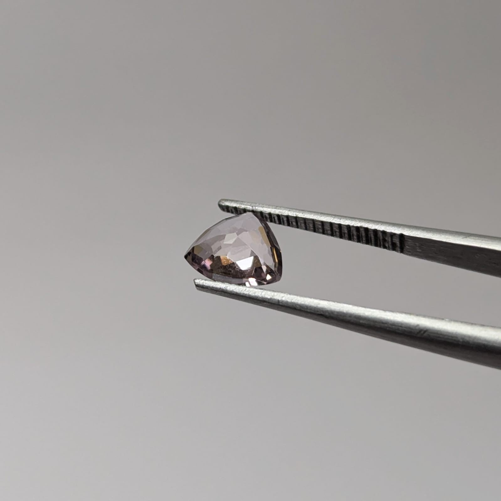 Espinela morada 7 x 6 mm